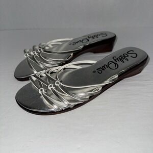 Soley Ours Sandals Women's Size 7 Silver Short Heal Sandals